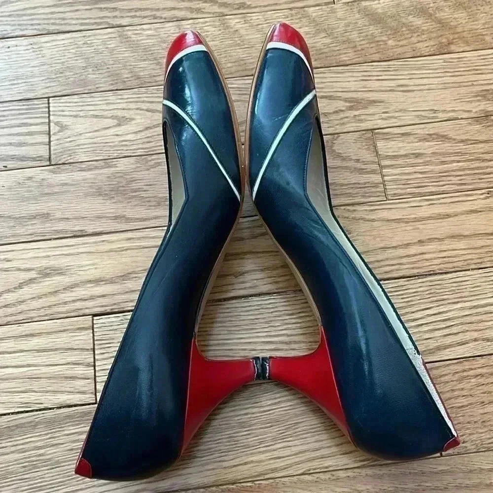 [10AA]Pappagallo Blue/Red  Patterned Kit Heel Pump - Picture 2 of 9